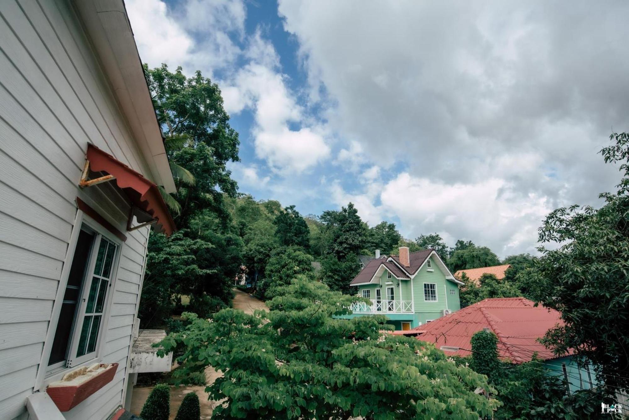 Suriyan Villa Erawan Kanchanaburi สุริยัน วิลล่า เอราวัณ กาญจนบุรี Tha Kradan Exterior photo